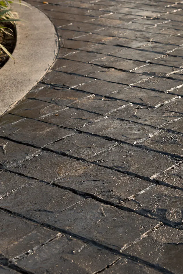 Resina para hormigón impreso acabado brillo resistente y duradero