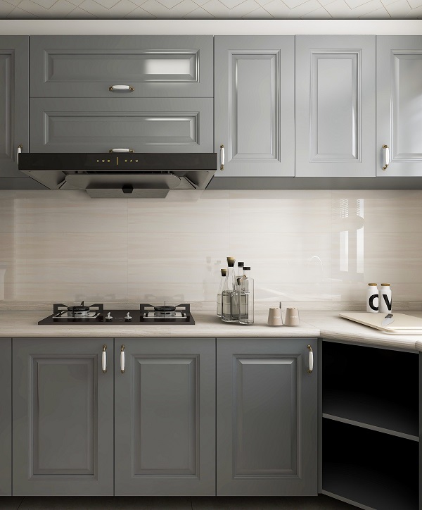 Pintar muebles de cocina grises con molduras