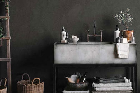 Baño en color negro de microcemento
